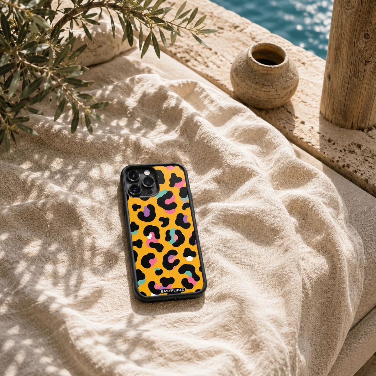EasyFlipzz gallery lifestyle Sunshine Leopard Black Base Set