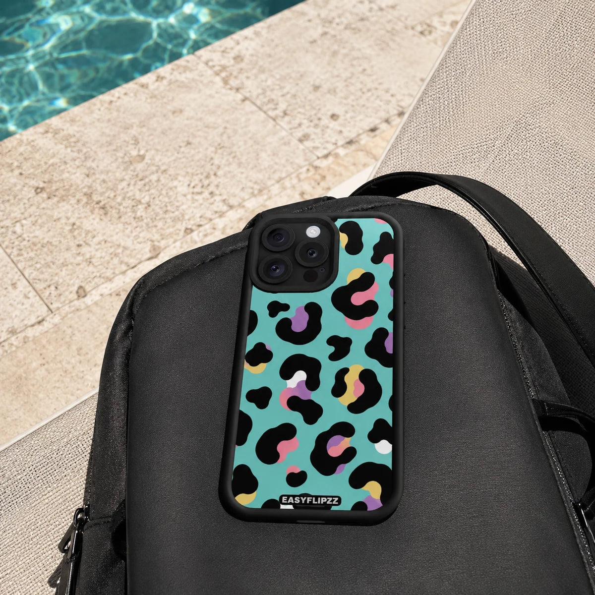 EasyFlipzz gallery lifestyle Mint Leopard Black Base Set