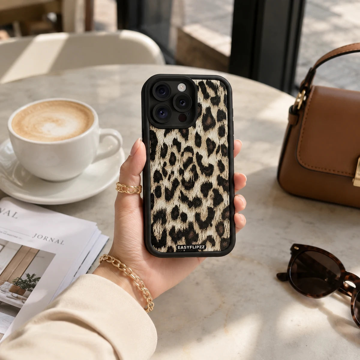 EasyFlipzz gallery lifestyle Savannah Leopard Black Base Set